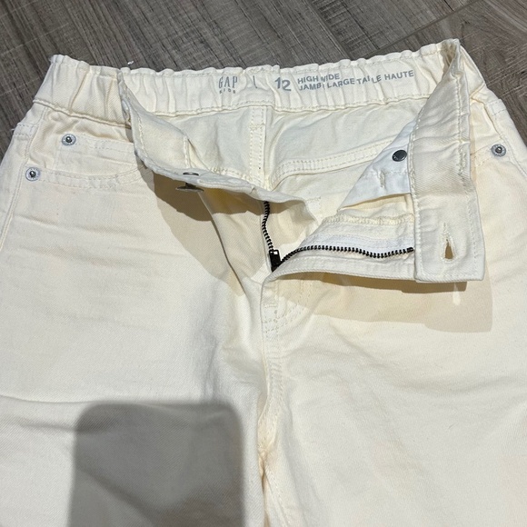 GAP Kids Wide Leg Jeans in Cream, Size 12 - Picture 2 of 3